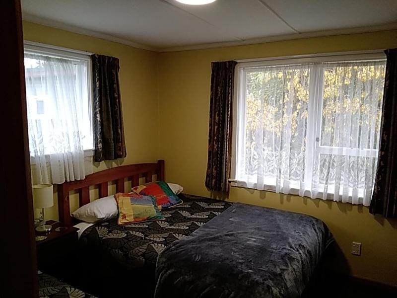 Accommodation Fiordland -The Three Bedroom House At 226A Milford Road Te Anau Dış mekan fotoğraf