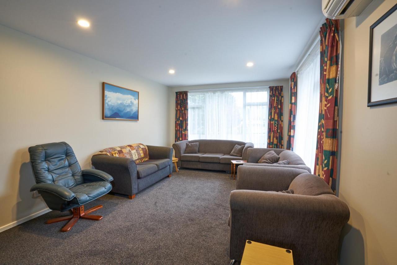 Accommodation Fiordland -The Three Bedroom House At 226A Milford Road Te Anau Dış mekan fotoğraf