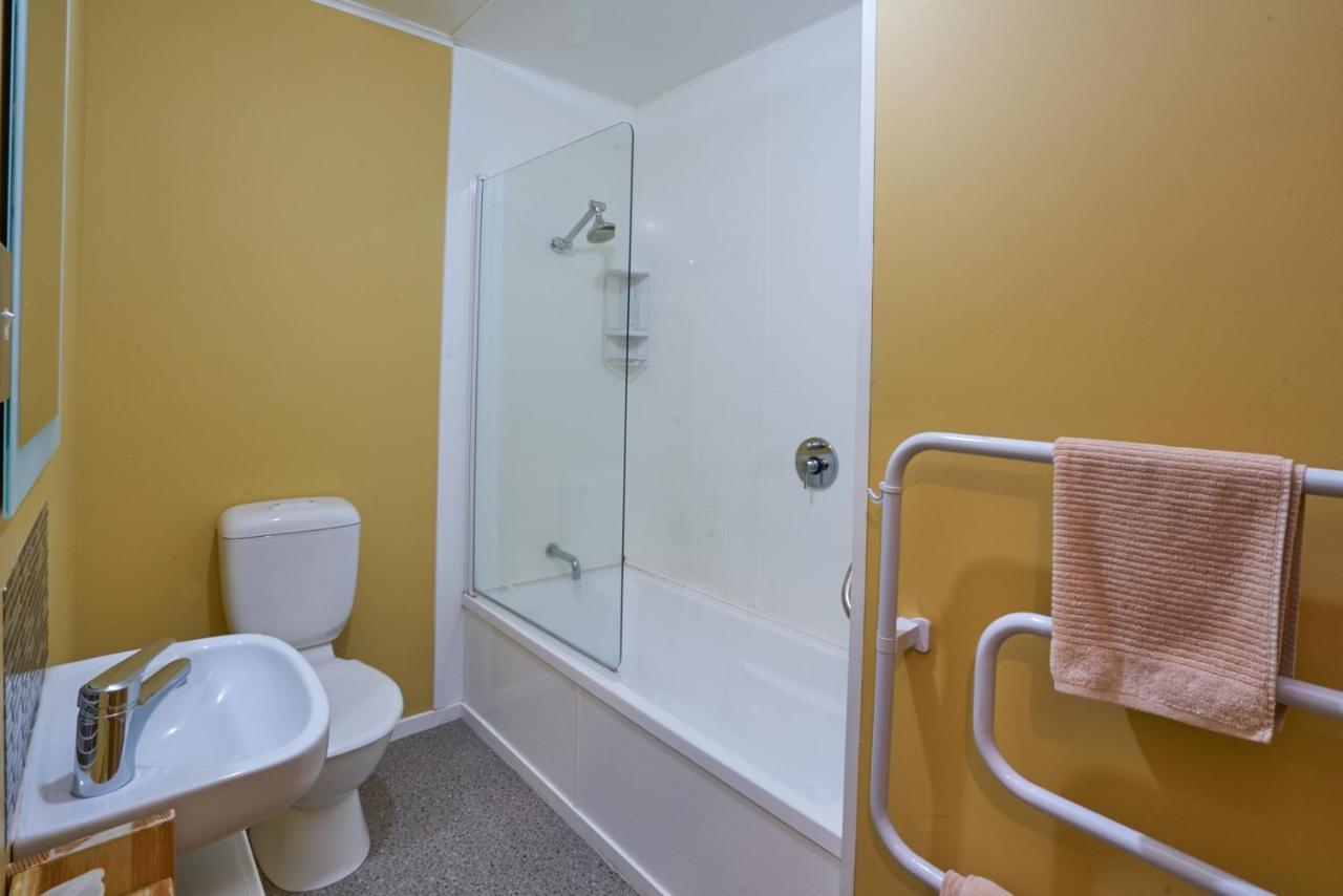 Accommodation Fiordland -The Three Bedroom House At 226A Milford Road Te Anau Dış mekan fotoğraf