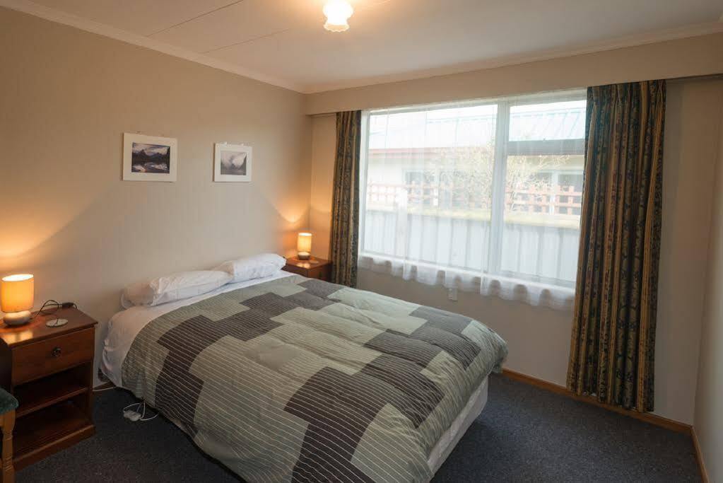 Accommodation Fiordland -The Three Bedroom House At 226A Milford Road Te Anau Dış mekan fotoğraf