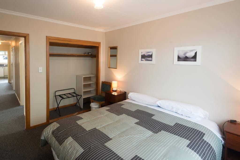 Accommodation Fiordland -The Three Bedroom House At 226A Milford Road Te Anau Dış mekan fotoğraf