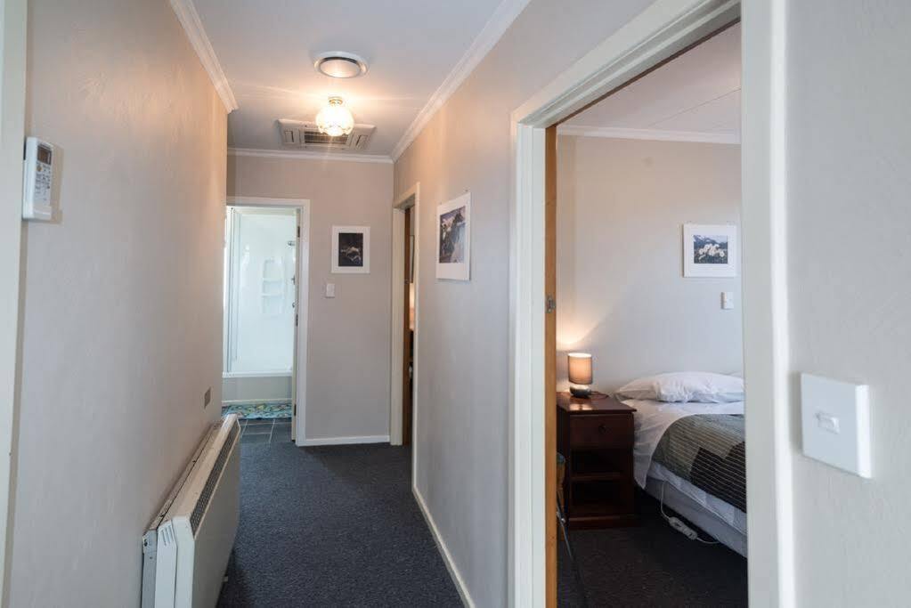 Accommodation Fiordland -The Three Bedroom House At 226A Milford Road Te Anau Dış mekan fotoğraf